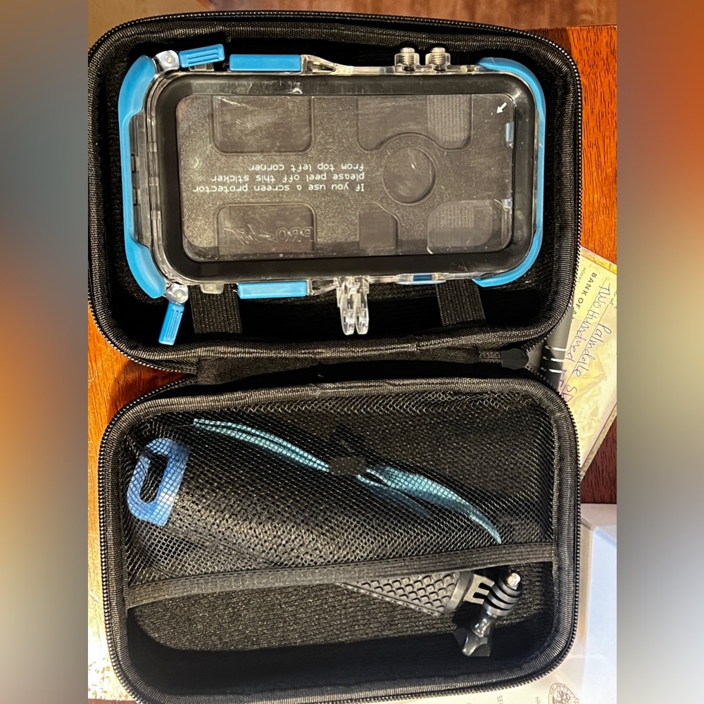 Proshot waterproof phone case with case and grip